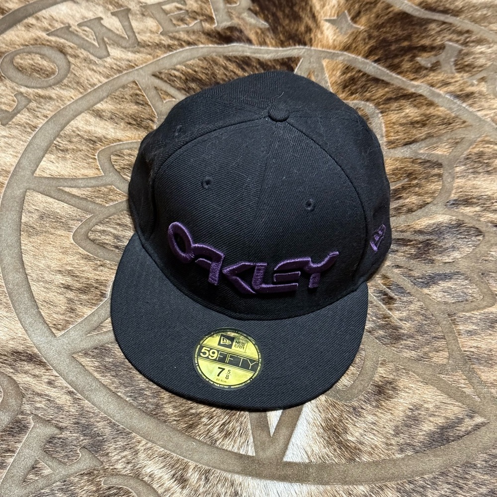 Oakley Black Cap with Purple Logo- Pre-owned